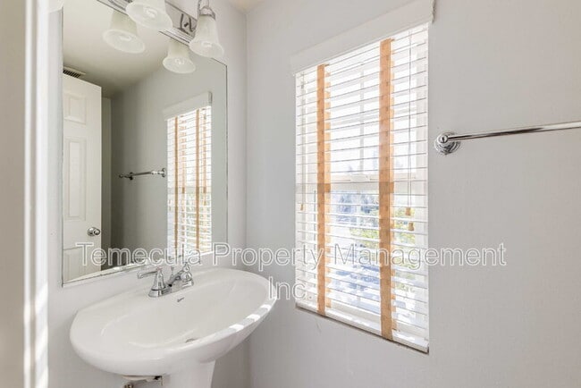 Building Photo - 31170 Sunflower Way