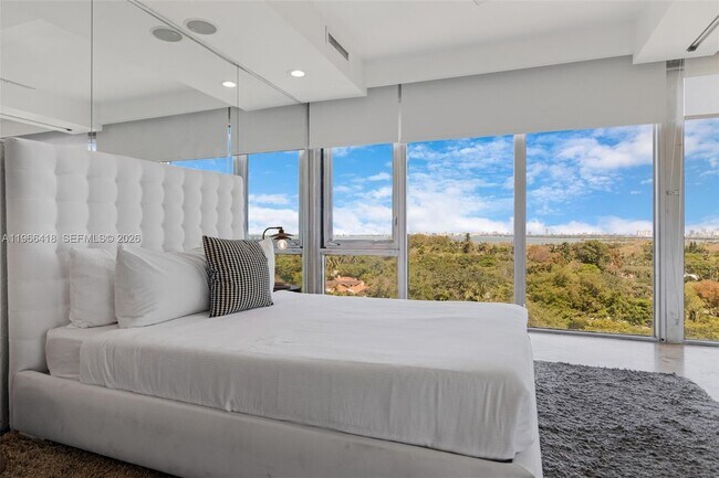 Building Photo - 5781 Biscayne Blvd