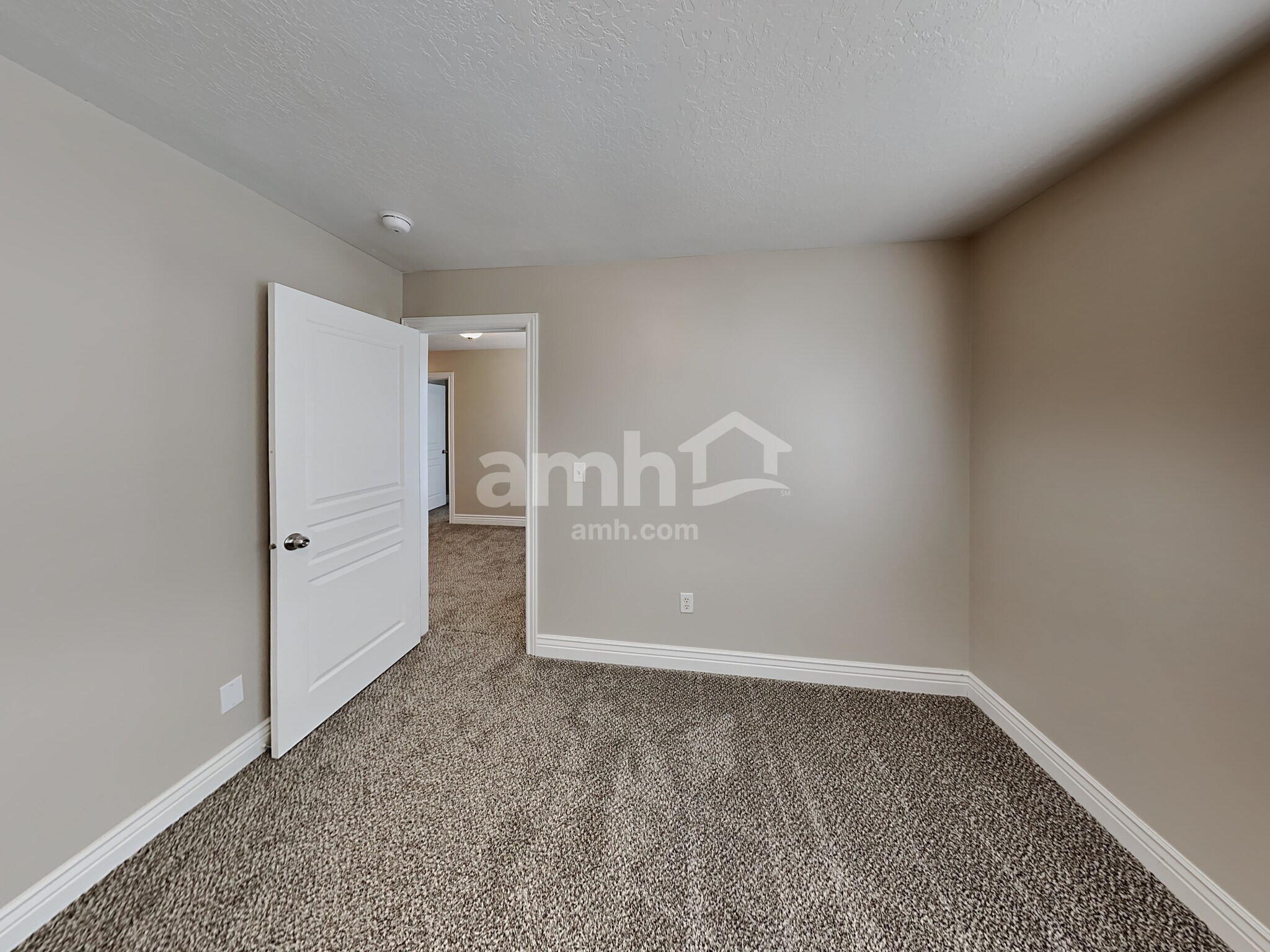 Building Photo - 1460 Heather Ln