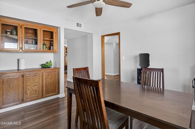 Building Photo - 41537 Poplar Cir