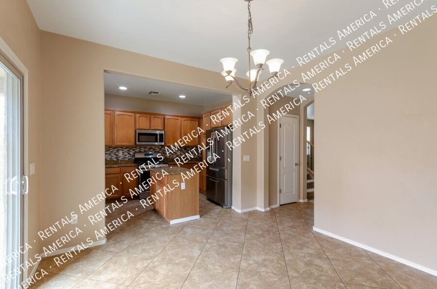 Building Photo - 1595 W Gleaming Moon Ln