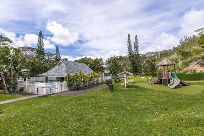 Building Photo - Pool Community and Pet Friendly Home