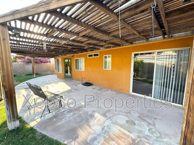 Building Photo - 82143 Pinyon Ave