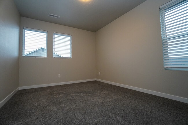 Building Photo - 6113 N Colosseum Ave