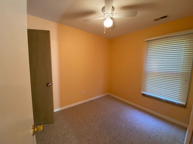 Building Photo - Your Ideal Coastal Retreat in Virginia Bea...