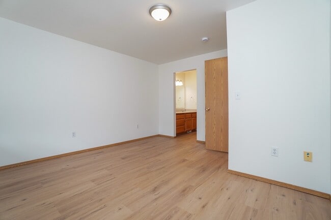 Building Photo - 231 N Paradise Ave