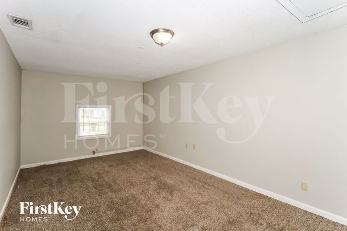 Building Photo - 5923 Willow Springs Dr