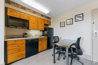 Building Photo - 9880 N Scottsdale Rd