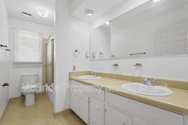 Building Photo - 5182 Bluegrass Trail