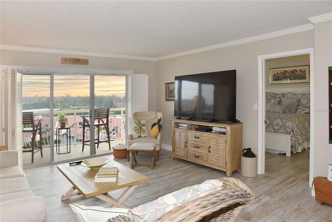 Building Photo - 4900 Brittany Dr S