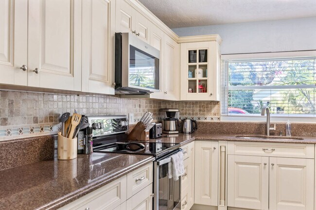 Building Photo - 491 Indian Creek Dr