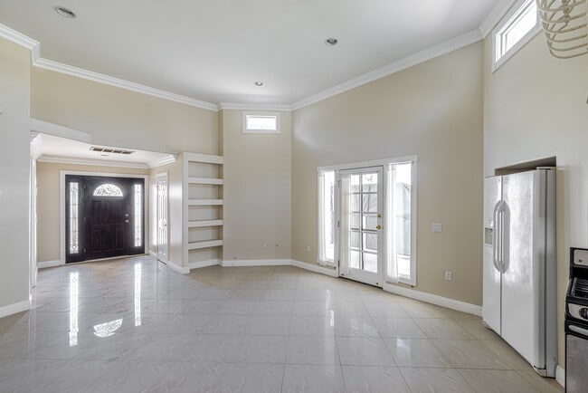 Building Photo - 5508 Wilbur Ave