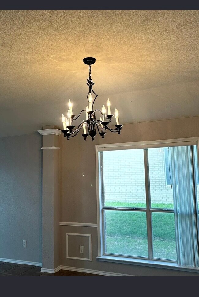 Primary Photo - 111 E Great Plains Trail