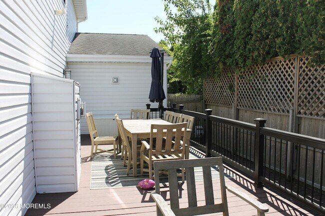Building Photo - 416 Blodgett Ave