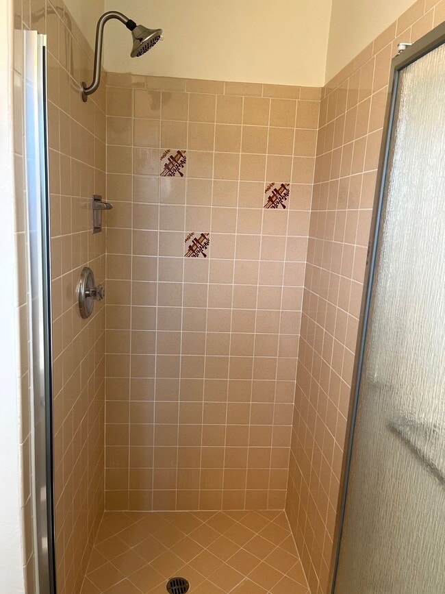 Building Photo - Beautiful 4 Bedroom Home in Huntington Beach
