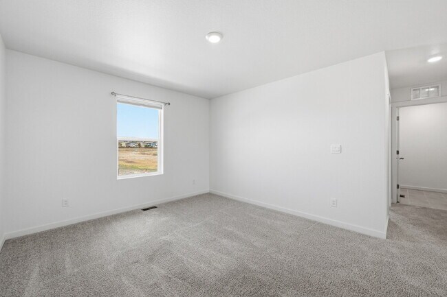 Building Photo - $2,695.95- 3 bed, 2.5 bath Home in Monument with Central AC and 2 Car Garage!