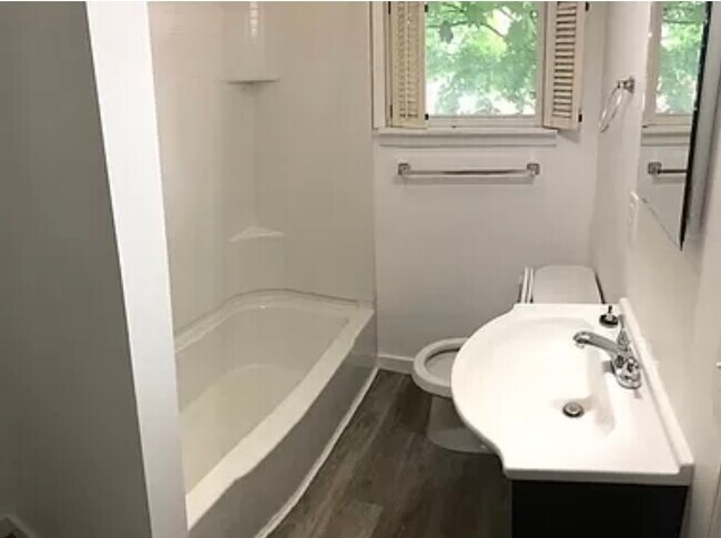 Building Photo - 116 Murray St