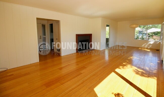 Building Photo - 4BD/2BA San Anselmo Home on a Cul-De-Sac!  Mount Tam Views!  Large Yard!   FOUNDATION