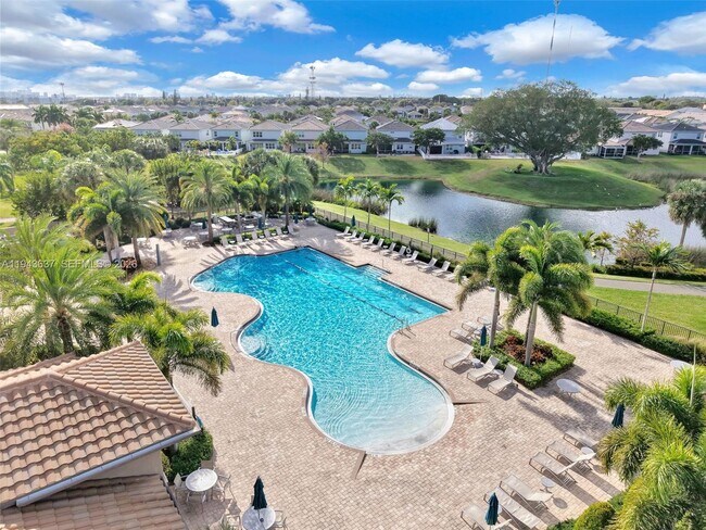 Building Photo - 964 Banyan Dr