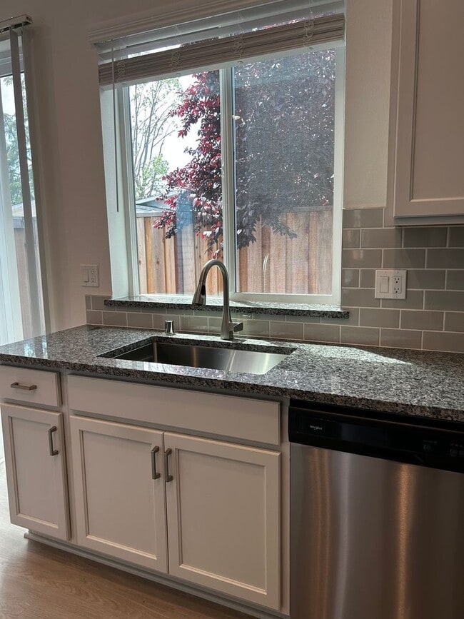 Building Photo - 1 BED 1 BATH ADU