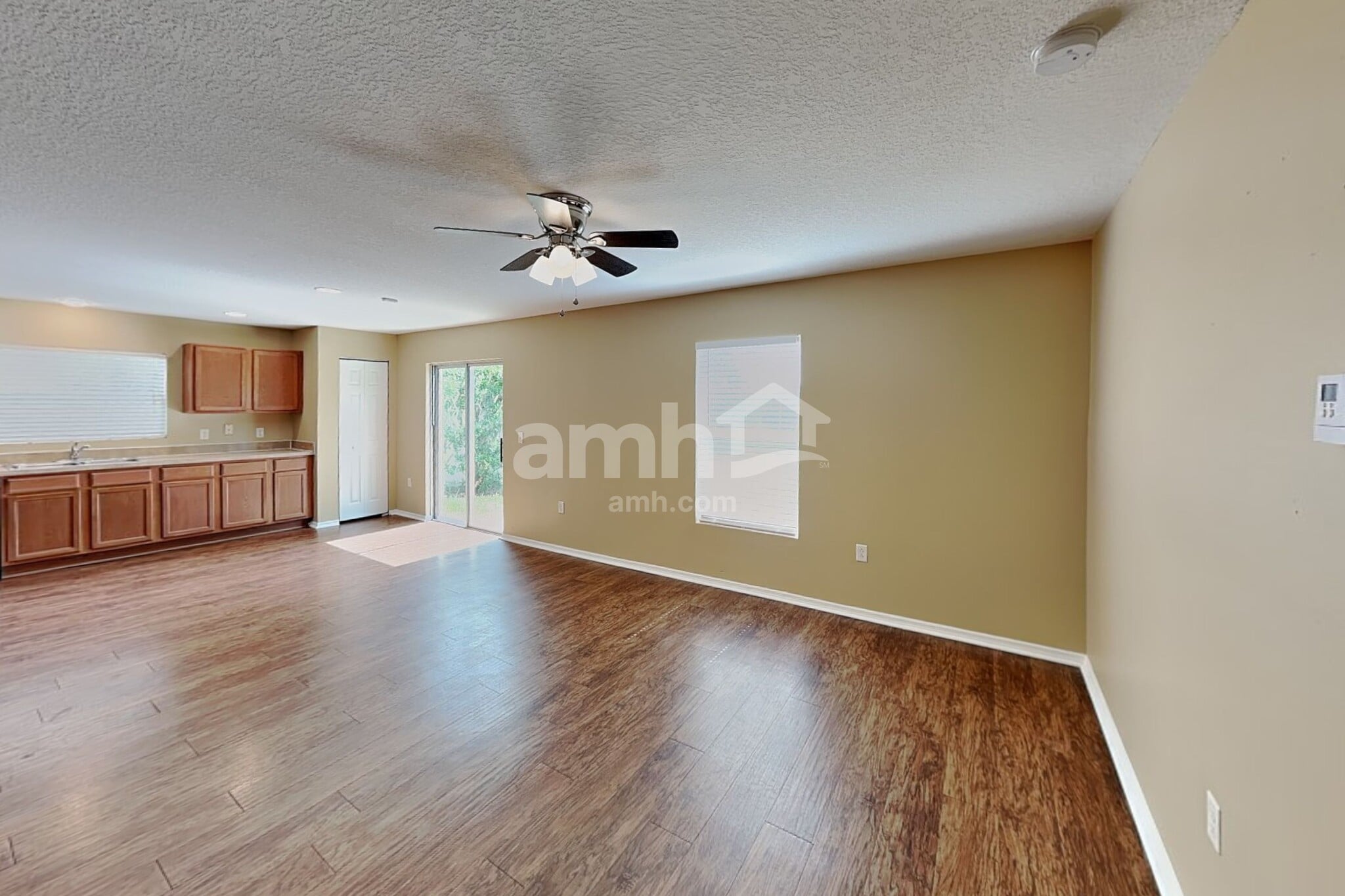 Building Photo - 1733 Strathmore Cir