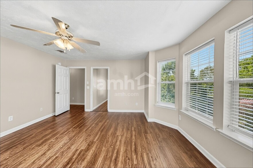 Building Photo - 221 Scarlet Ridge Ct