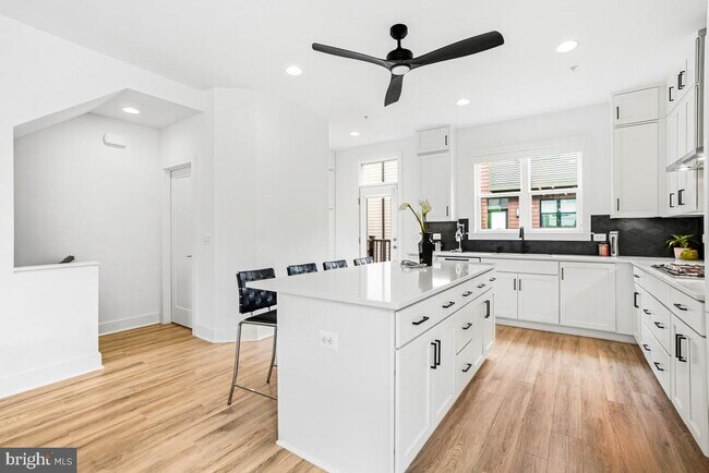Building Photo - 3104 Royal Fern Pl