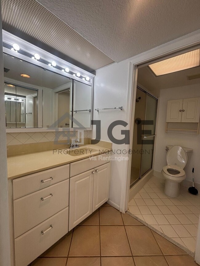 Building Photo - 12600 Sw Ct-5