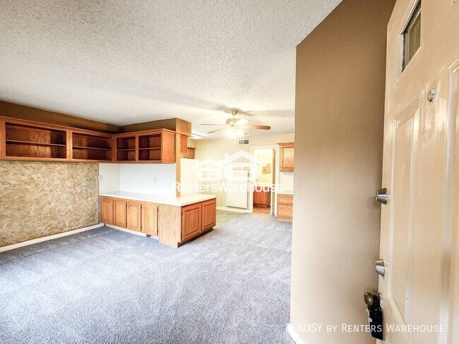 Building Photo - 1311 Antoine Dr