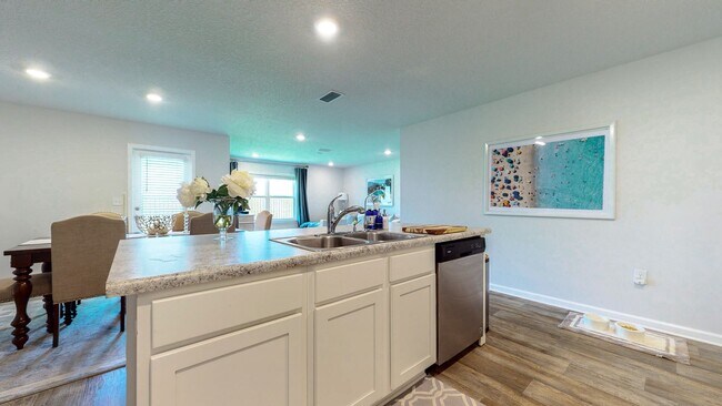 Building Photo - Coming Soon! 4 bed 2 bath home located in Hammock Bay!