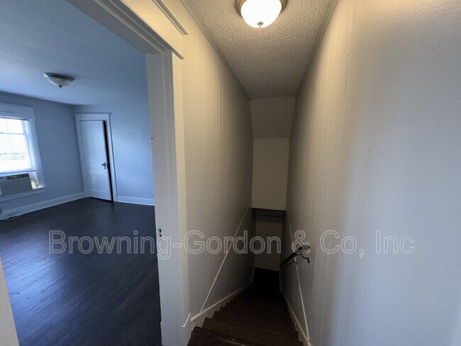 Building Photo - 1517 Bernard Ave