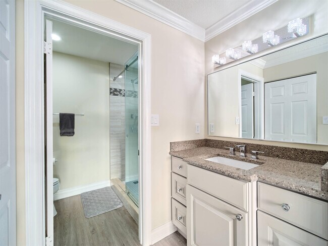 Building Photo - 19218 Glenmoor Dr