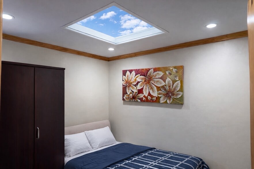 Building Photo - 15043 113th Ave