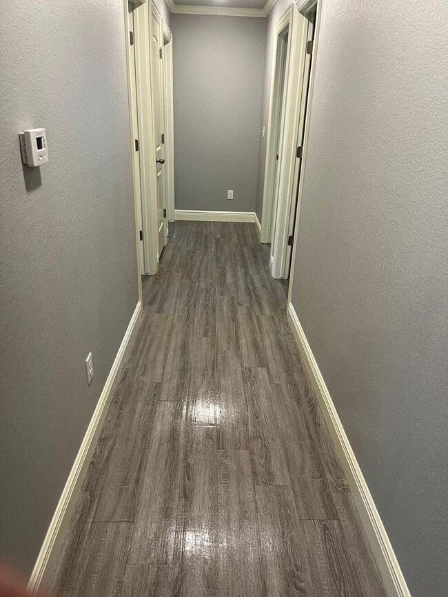 Building Photo - 3 bedroom Duplex