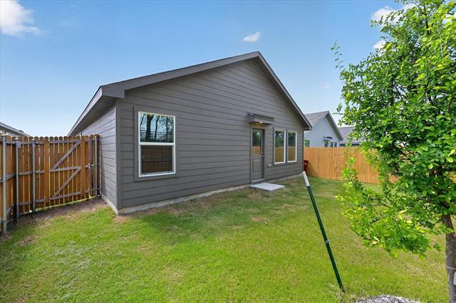 Building Photo - 1429 Erie Dr