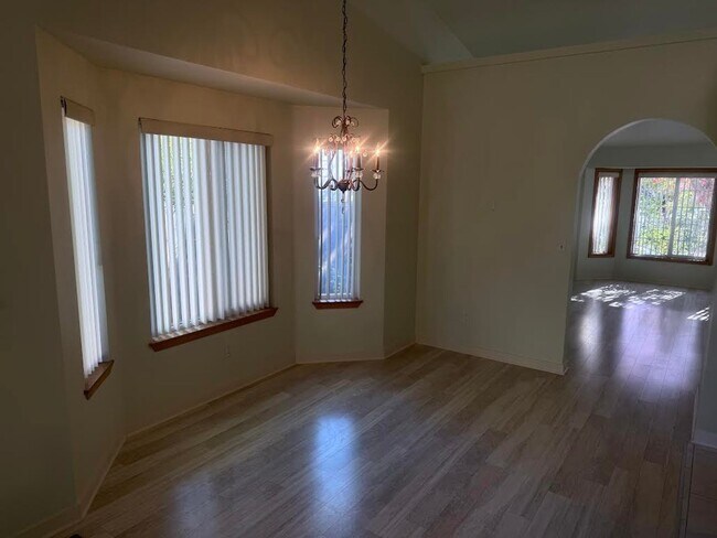 Building Photo - **Half off second month's rent**