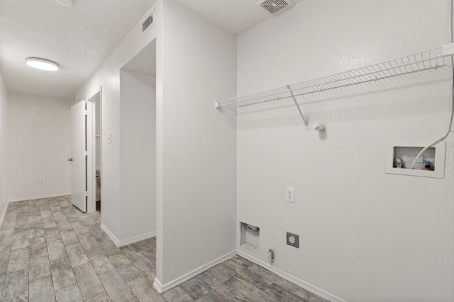 Building Photo - 11040 Vistazo Pl SE