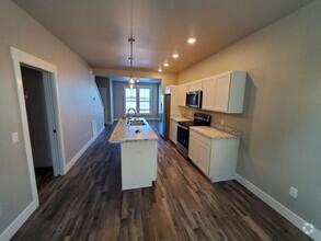 Building Photo - Gorgeous new townhome in Annfeld