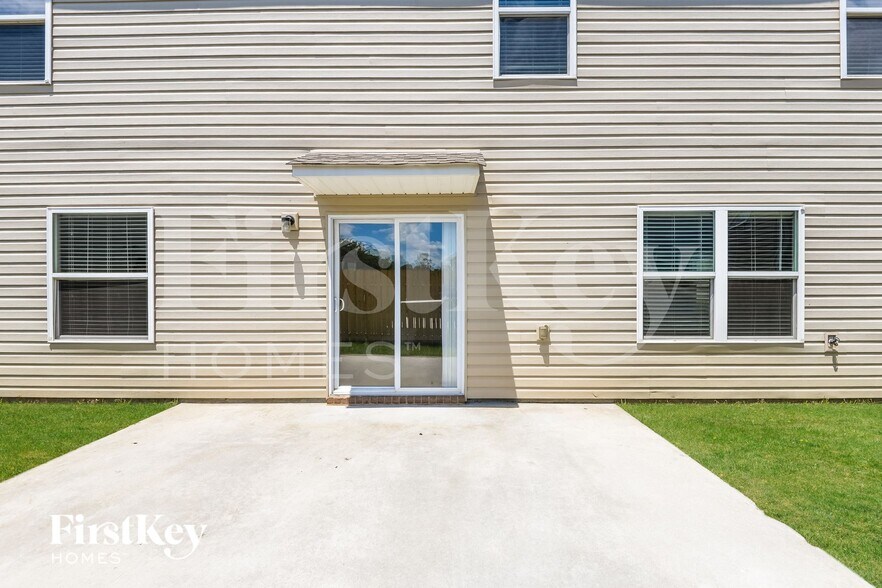 Building Photo - 5884 Cheshire Cove Trail