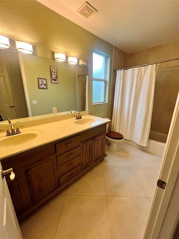 Building Photo - 6301 SW 58th Ct
