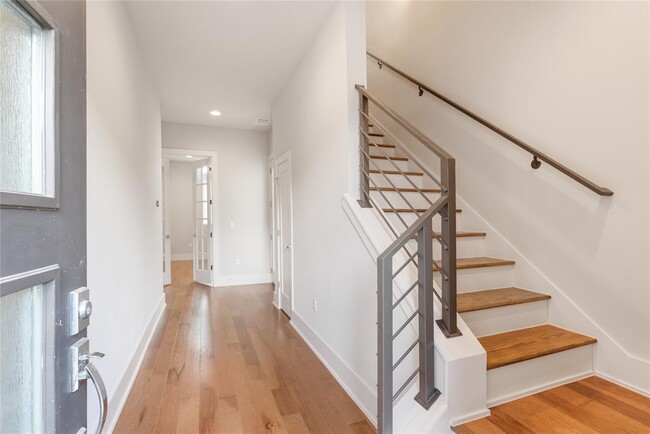 Building Photo - 7913 Floracita Ln