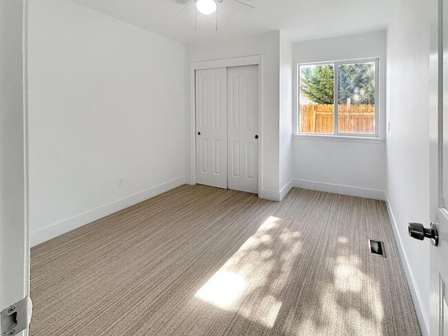 Building Photo - 5317 N Candlestick Ave