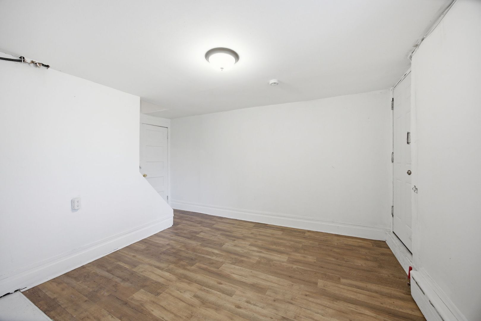 Building Photo - 225 Luray St