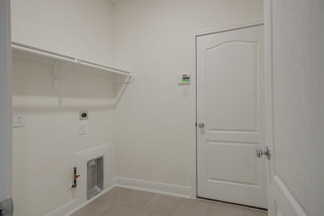 Building Photo - 27646 Mesabe Dr