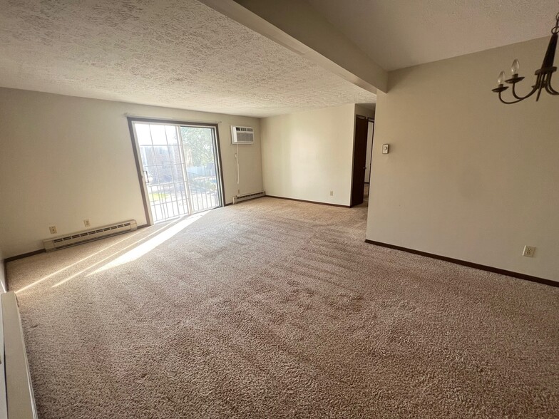 Building Photo - 700 Northwood Ct