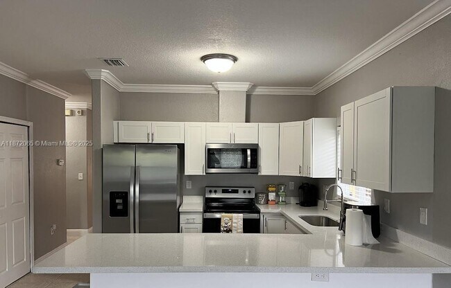 Building Photo - 208 SW 15th Pl