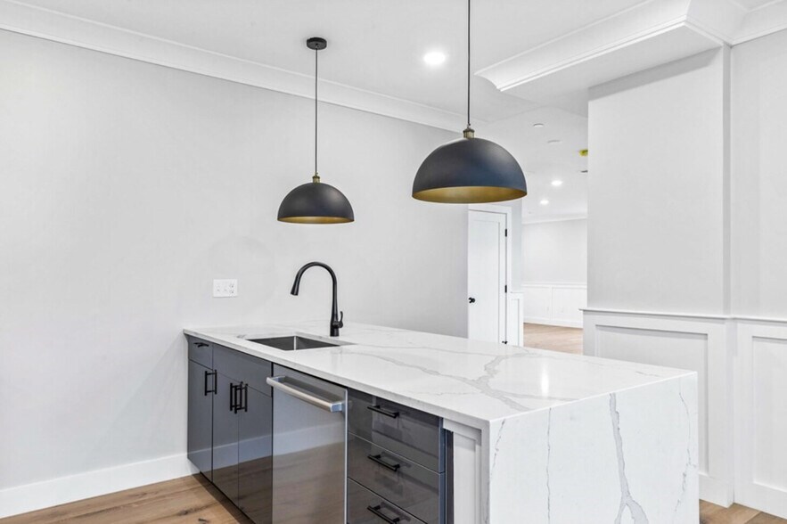 Building Photo - 35 Union Sq