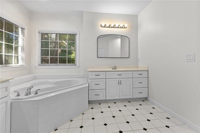 Building Photo - 235 Arbor Creek Way