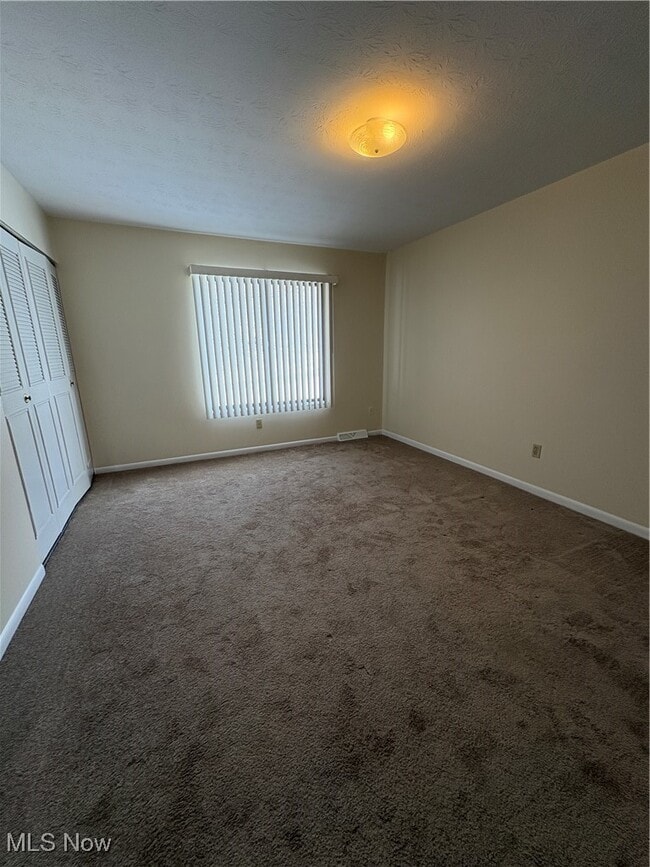 Building Photo - 2358 Echo Valley Dr