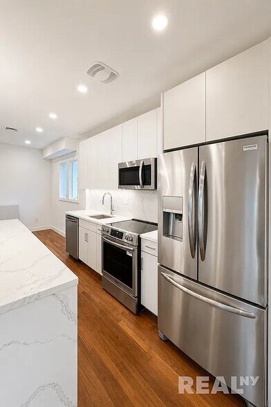 Building Photo - 20 Terrace Pl